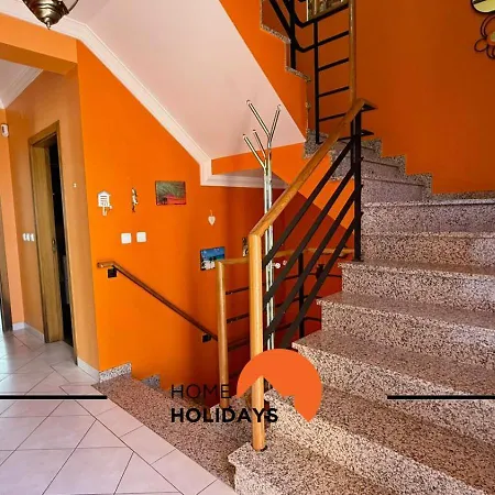 #343 With Pool & Jacuzzi By Holidays