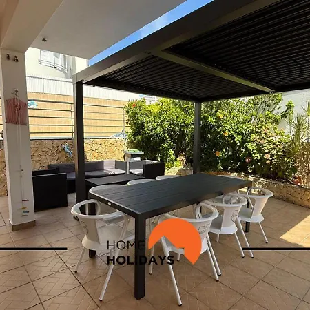 #343 With Pool & Jacuzzi By Holidays