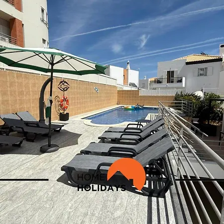 #343 With Pool & Jacuzzi By Holidays *